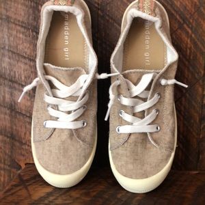 Women’s tan canvas slip on shoes, EUC
